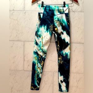 Girls Old Navy Activewear Marble Green Gold Pocket Leggings size 10/12